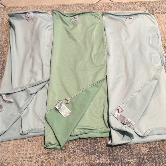 Ollie Swaddle Set in Green and Light Blue - Picture 3 of 4